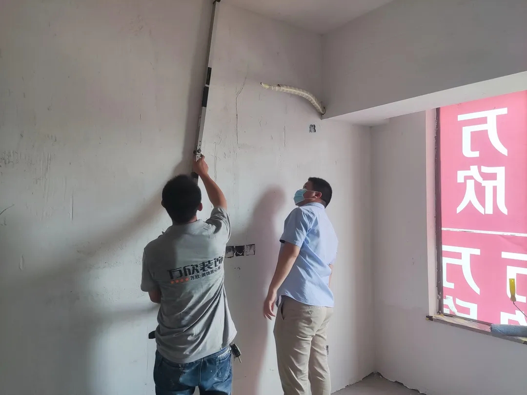 檢查墻面平整度和垂直度 檢查墻面平整度和垂直度